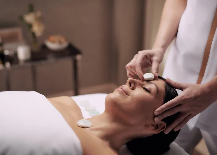 Апартаменты Adare Manor & *