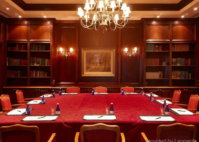 Adare Manor & Апартаменты Лимерик