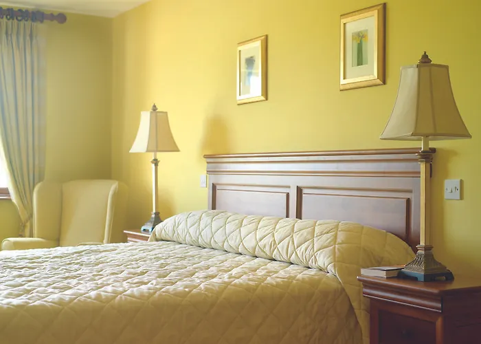 Апартаменты Adare Manor &