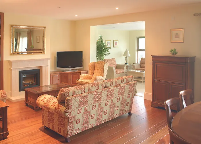 Апартаменты Adare Manor & *