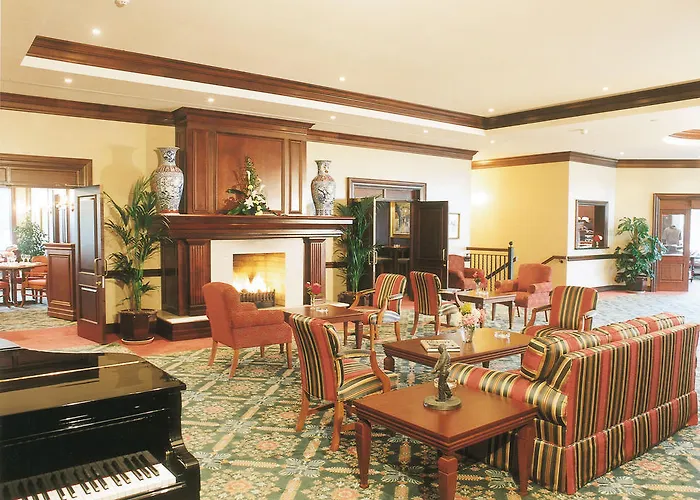 Апартаменты Adare Manor &