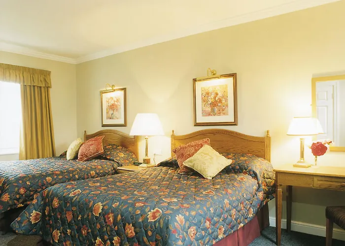 Апартаменты Adare Manor &